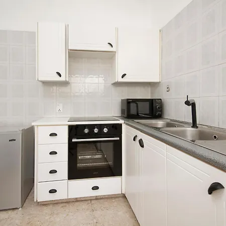 Urban 11 - 1 Bdr דירה *